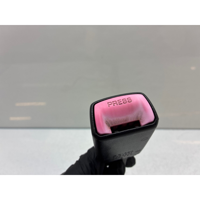 Attache ceinture avant gauche SUZUKI SWIFT 3 Photo n°1