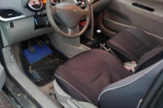 Pretensionneur de ceinture avant droit PEUGEOT 207