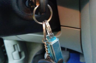 Pretensionneur de ceinture avant droit PEUGEOT 207