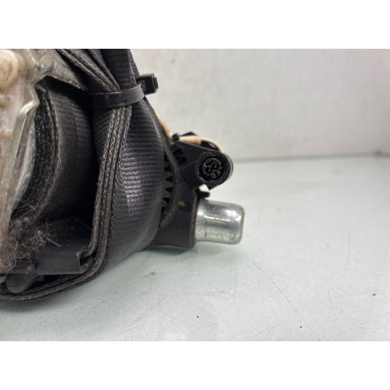 Pretensionneur de ceinture avant gauche VOLKSWAGEN POLO 5 Photo n°1