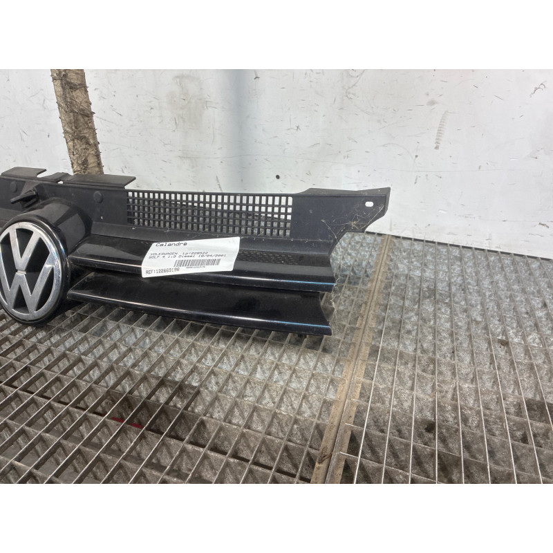 Calandre VOLKSWAGEN GOLF 4 Photo n°1