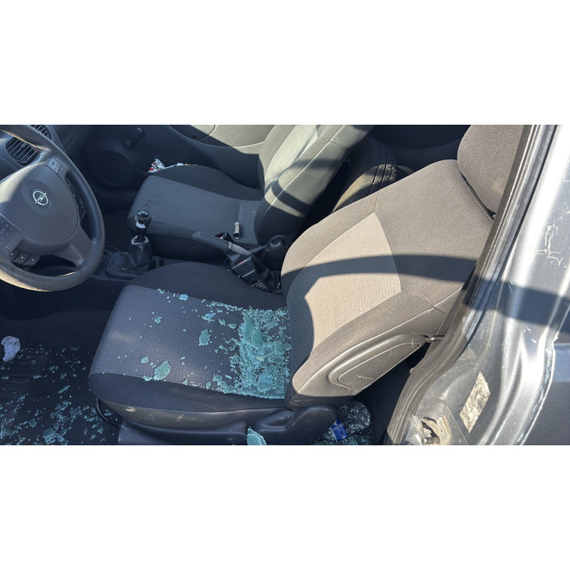 Feu arriere principal gauche (feux) OPEL CORSA C Photo n°13