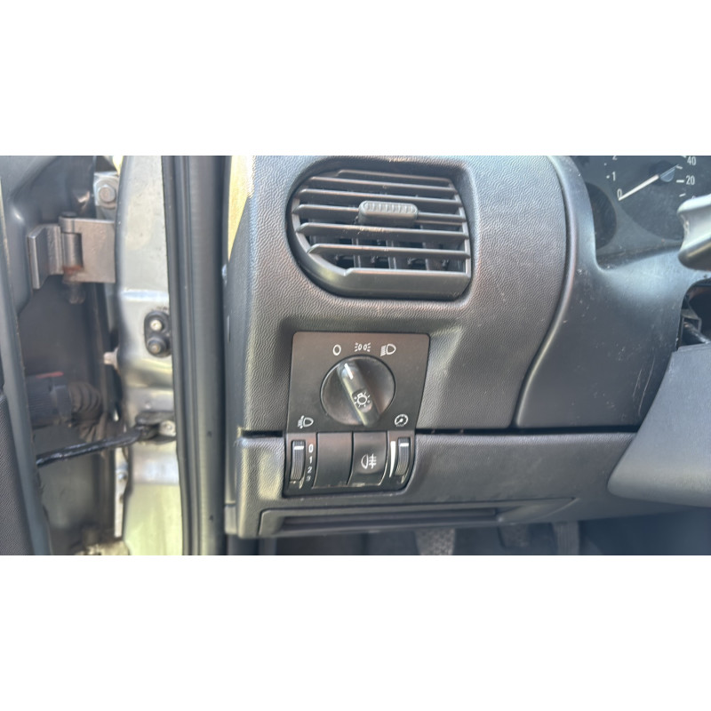 Feu arriere principal gauche (feux) OPEL CORSA C Photo n°17