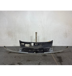 Calandre RENAULT CLIO 2 Photo n°1