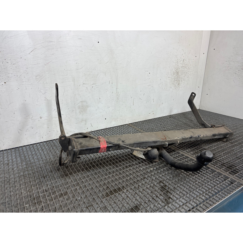Attelage (boule de remorquage) PEUGEOT 308 1 SW Photo n°1