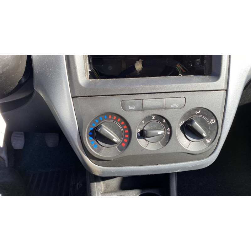 Pare choc avant FIAT GRANDE PUNTO Photo n°15