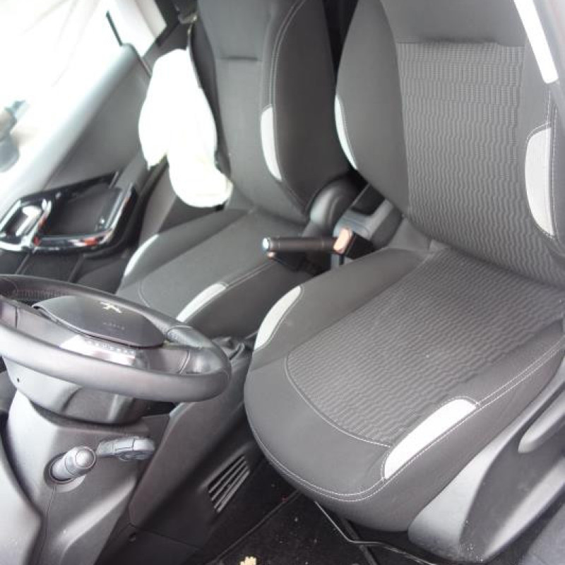 Bras essuie glace arriere PEUGEOT 208 1 Photo n°6