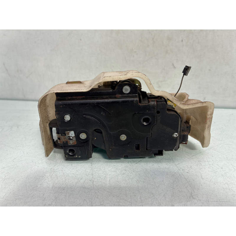 Serrure arriere gauche VOLKSWAGEN TOURAN 1 Photo n°3