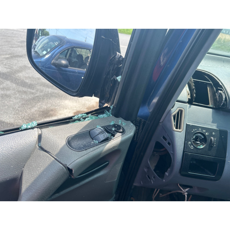 Serrure avant gauche MERCEDES VITO 639 Photo n°15