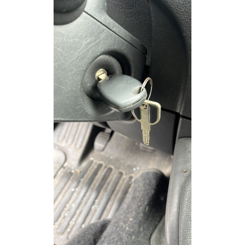 Vitre avant gauche RENAULT MASTER 3 Photo n°5