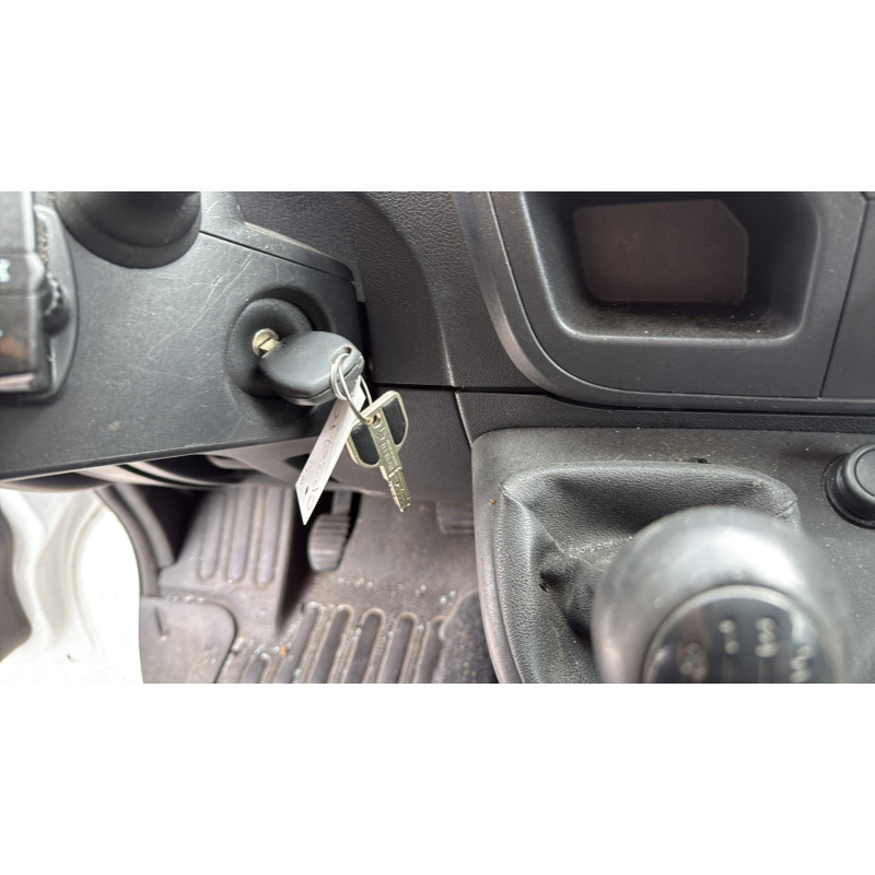 Vitre avant gauche RENAULT MASTER 3 Photo n°16