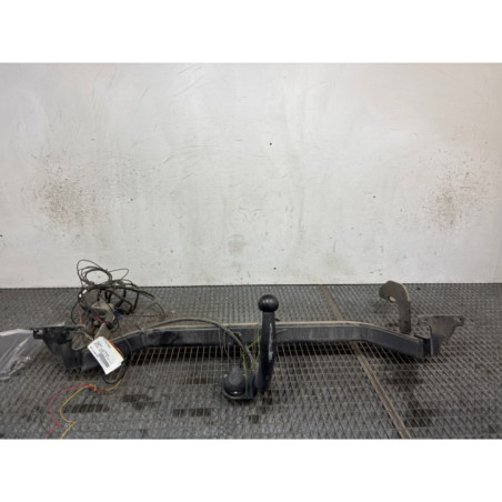 Attelage (boule de remorquage) PEUGEOT 5008 1