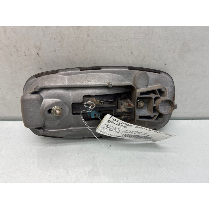 Poignee porte coffre gauche RENAULT TRAFIC 2 Photo n°3