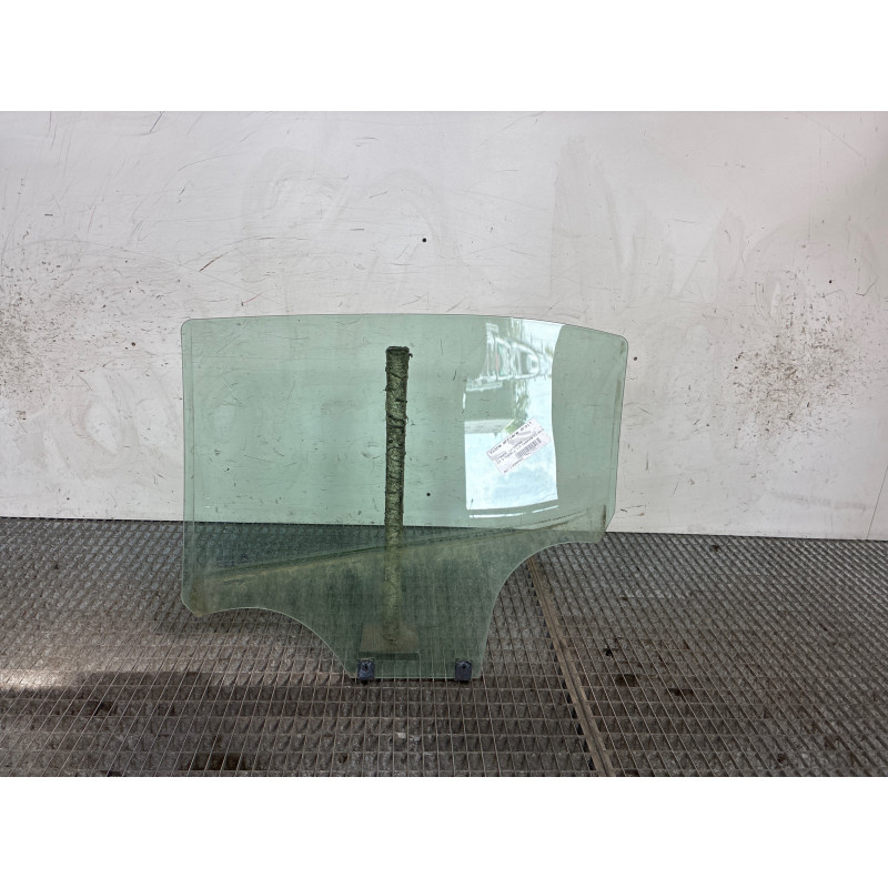 Vitre arriere droit CITROEN C3 3 Photo n°2