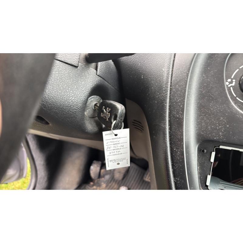 Leve vitre electrique avant gauche CITROEN XSARA PICASSO Photo n°13