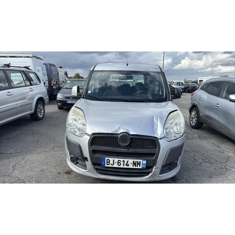 Bras essuie glace arriere FIAT DOBLO 2 Photo n°13