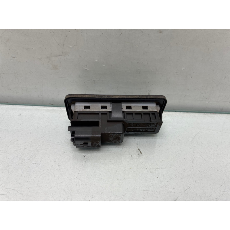 Bouton de coffre PEUGEOT 5008 2 Photo n°3