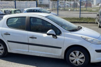 Pretensionneur de ceinture avant droit PEUGEOT 207