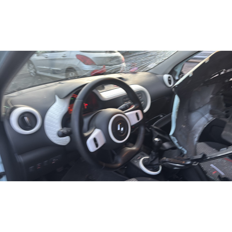 Pretensionneur de ceinture avant gauche RENAULT TWINGO 3 Photo n°17