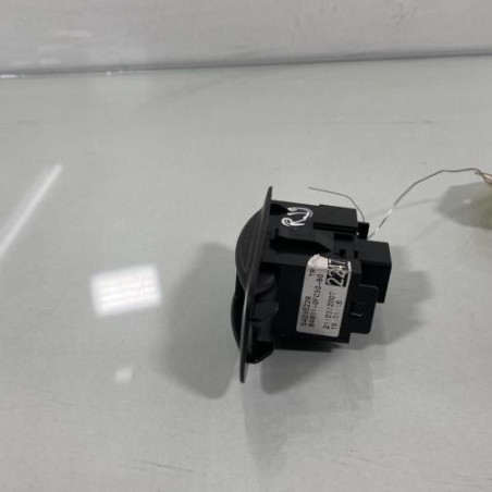 Interrupteur de leve vitre arriere droit TOYOTA COROLLA VERSO 2