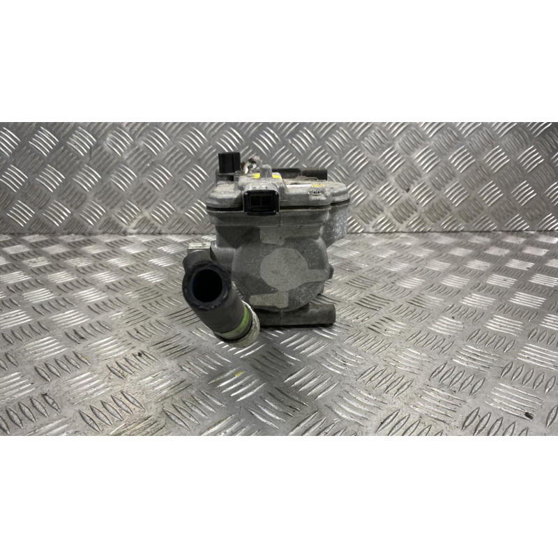 Compresseur clim TOYOTA YARIS 3 Photo n°5