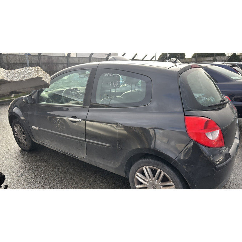 Aile avant gauche RENAULT CLIO 3 Photo n°12