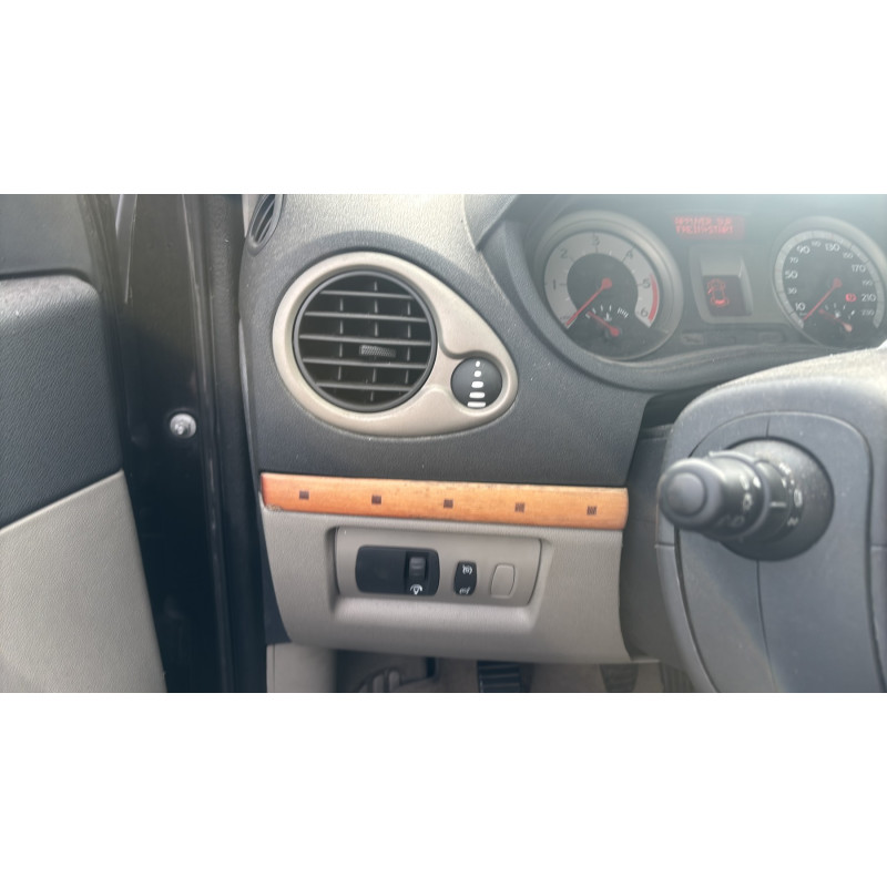 Aile avant gauche RENAULT CLIO 3 Photo n°20