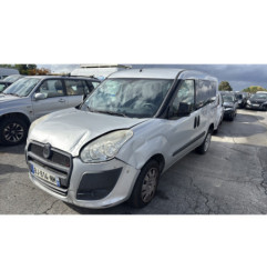 Attache ceinture avant droit FIAT DOBLO 2