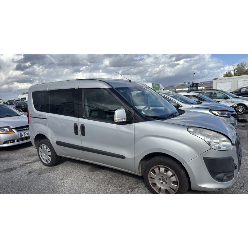 Attache ceinture avant droit FIAT DOBLO 2 Photo n°11