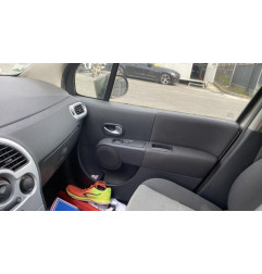Attache ceinture avant droit RENAULT GRAND MODUS