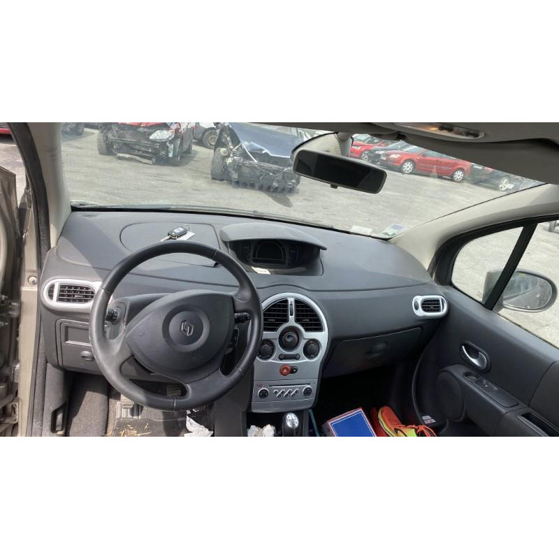 Attache ceinture avant droit RENAULT GRAND MODUS Photo n°8