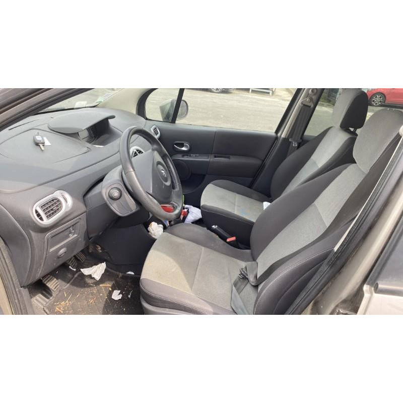 Attache ceinture avant gauche RENAULT GRAND MODUS Photo n°6
