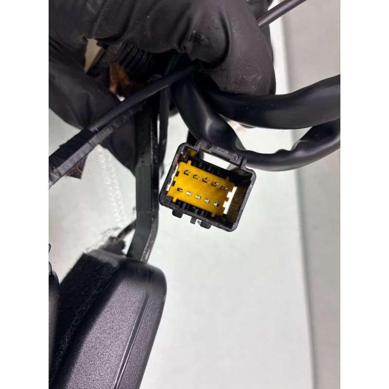 Attache ceinture arriere gauche CITROEN C3 PICASSO Photo n°1