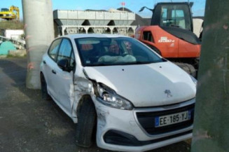 Pommeau de vitesses PEUGEOT 208 1
