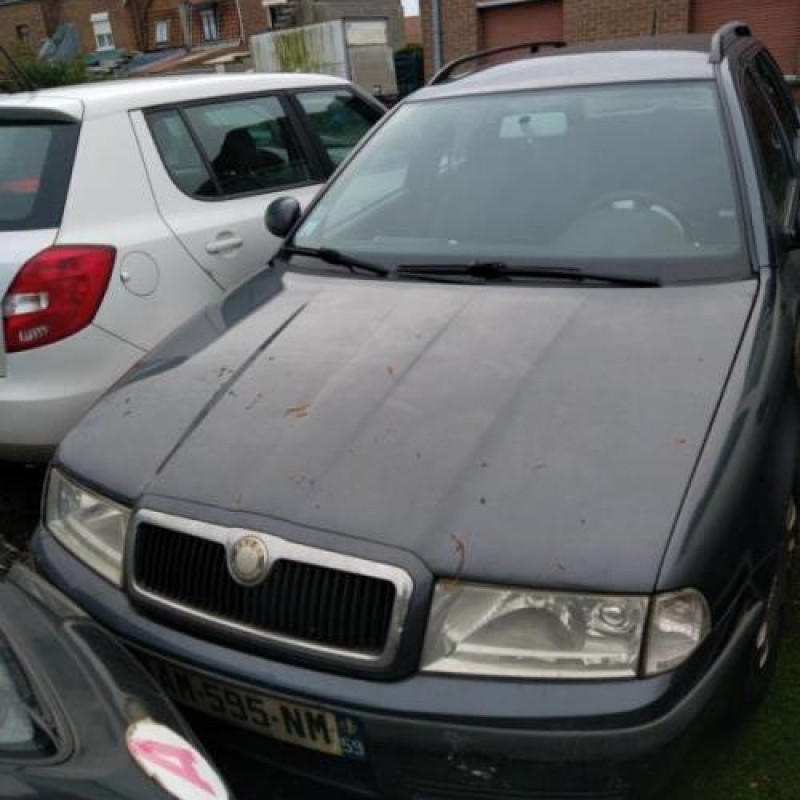 Feu arriere principal droit (feux) SKODA OCTAVIA 1 Photo n°4