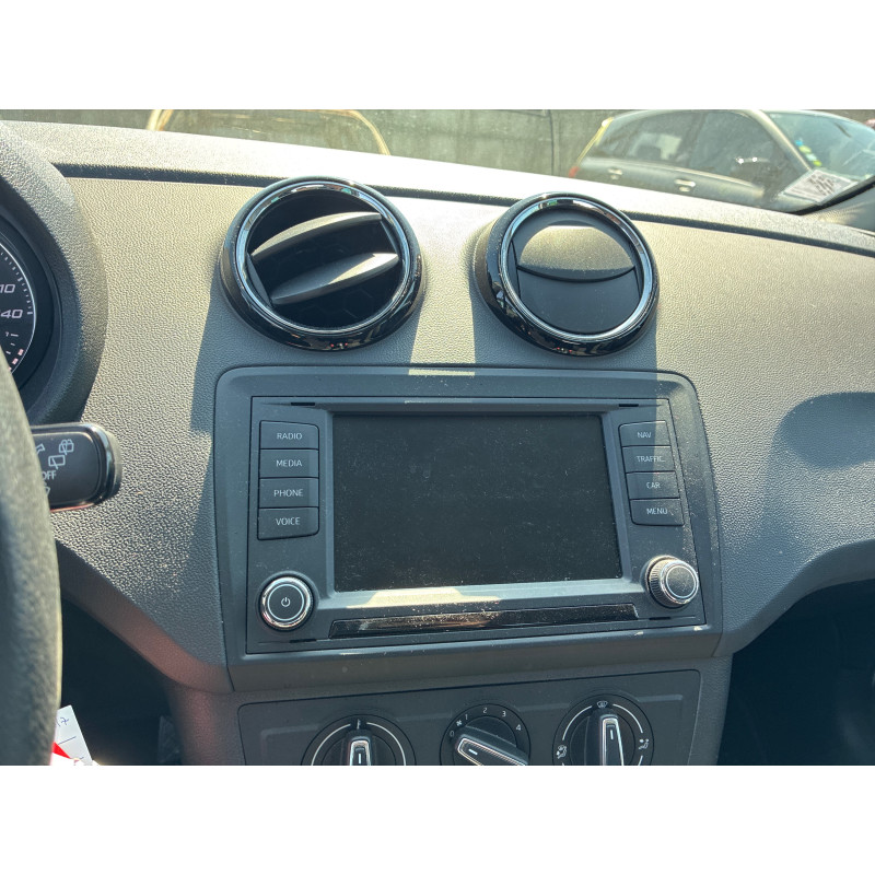 SEAT IBIZA 4 PHASE 3 1.0 MPI - 12V Photo n°17