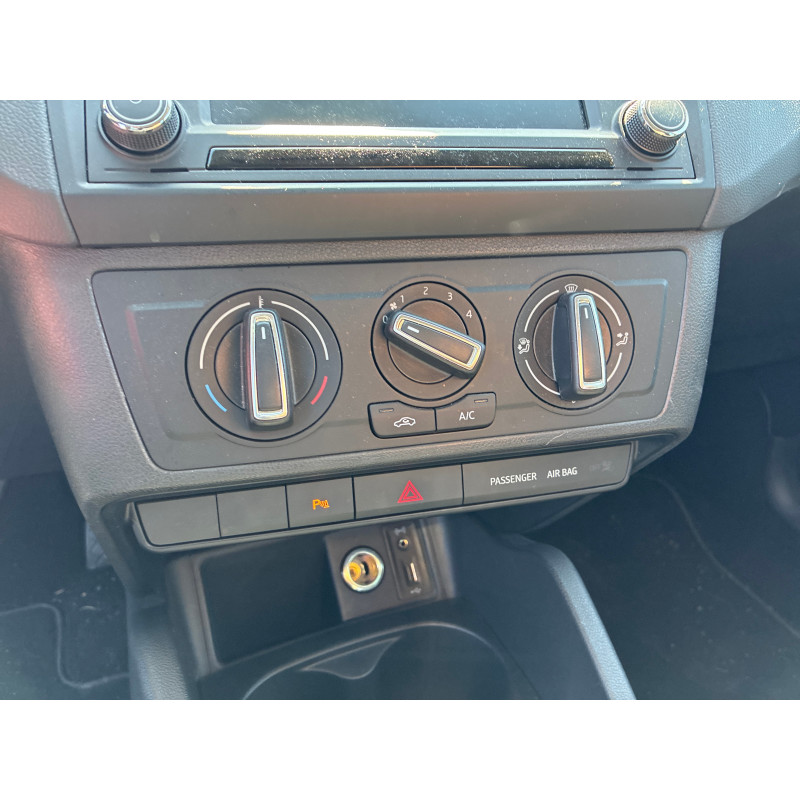 SEAT IBIZA 4 PHASE 3 1.0 MPI - 12V Photo n°18