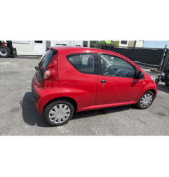 Pare boue avant gauche PEUGEOT 107