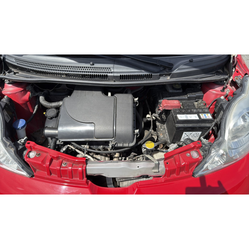 Pare boue avant gauche PEUGEOT 107 Photo n°13