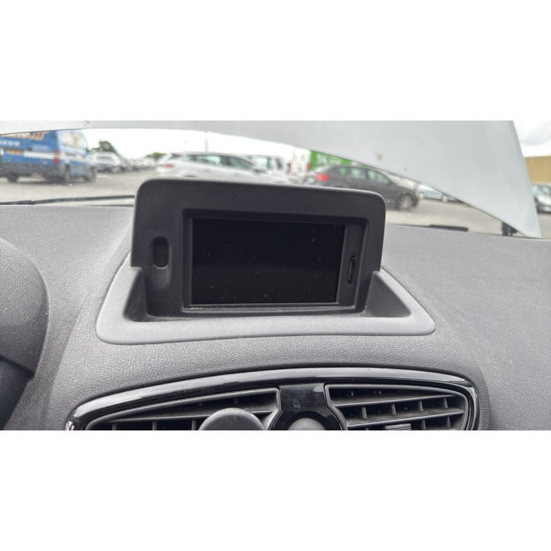 Pare boue avant droit RENAULT CLIO 3 Photo n°19