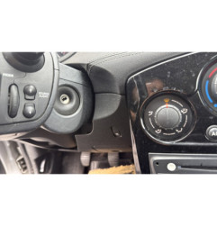Pare boue avant droit RENAULT CLIO 3