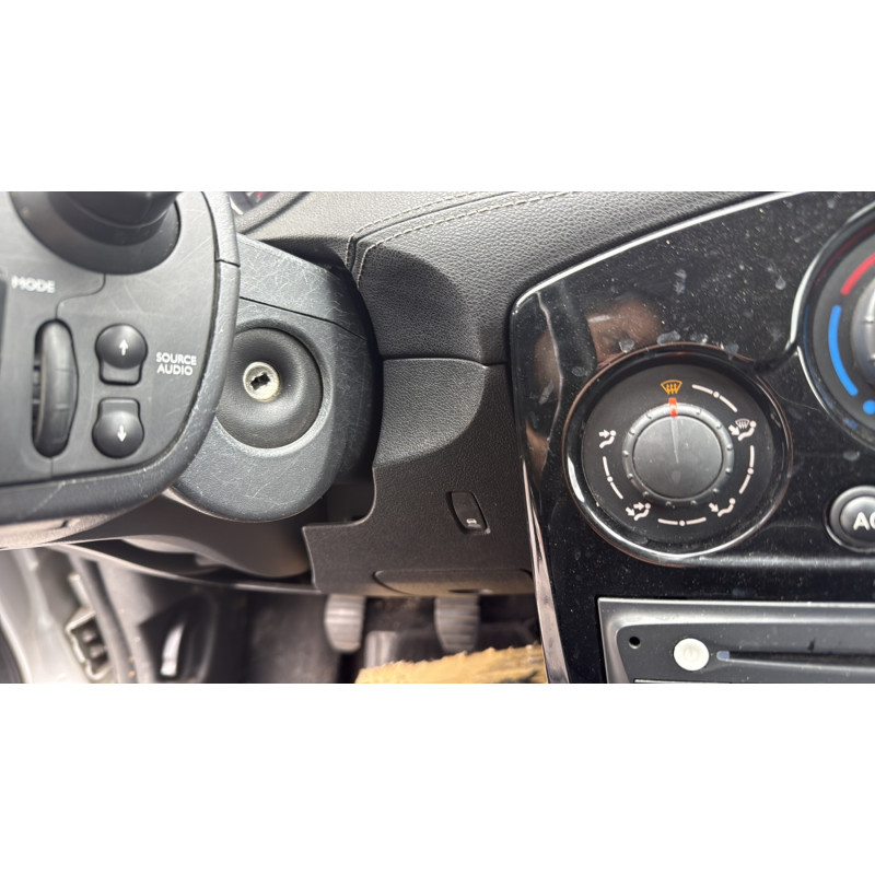 Pare boue avant droit RENAULT CLIO 3 Photo n°20