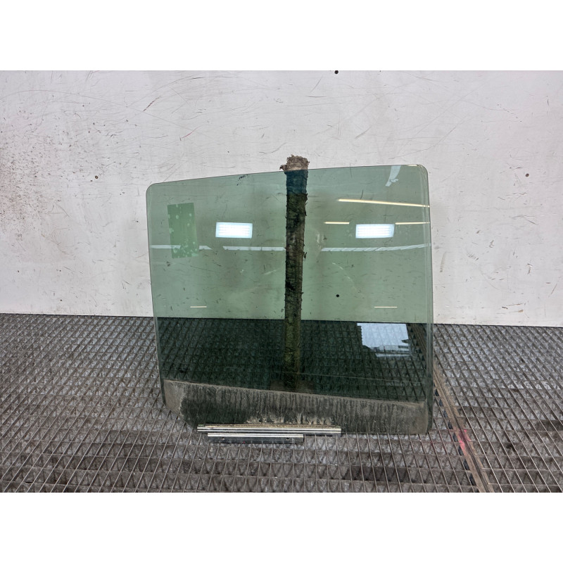 Vitre arriere droit OPEL AGILA B Photo n°2