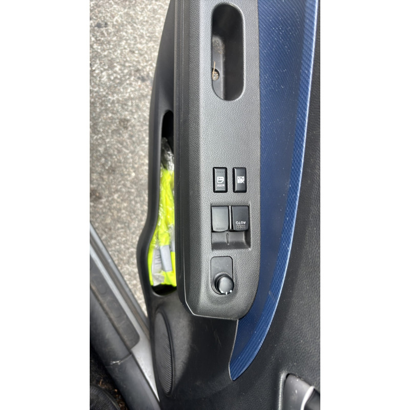 Vitre arriere droit OPEL AGILA B Photo n°15