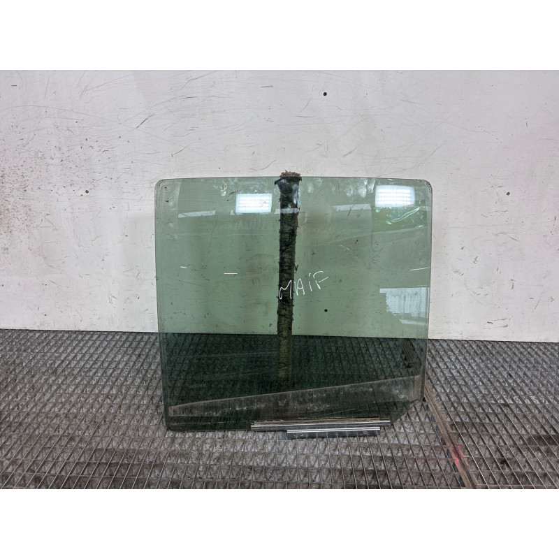 Vitre arriere gauche OPEL AGILA B Photo n°1