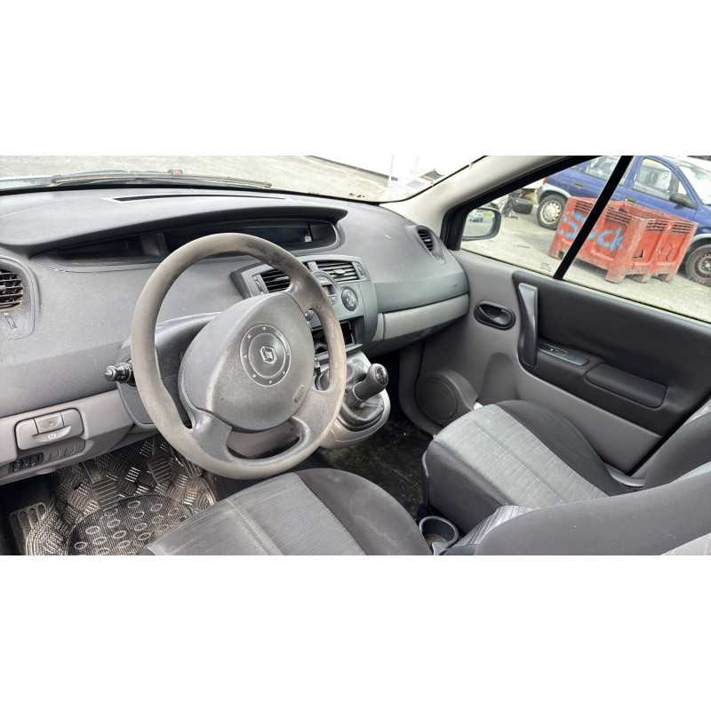 Pare boue avant droit RENAULT SCENIC 2 Photo n°15