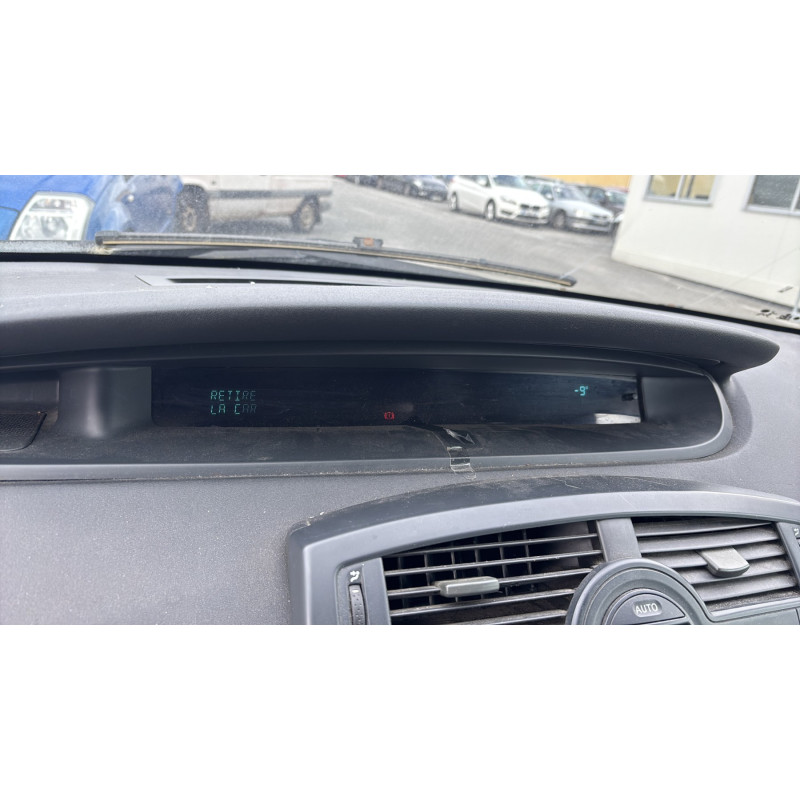 Pare boue avant droit RENAULT SCENIC 2 Photo n°19