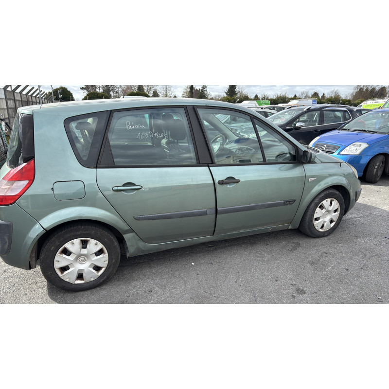 Pare boue avant gauche RENAULT SCENIC 2 Photo n°10