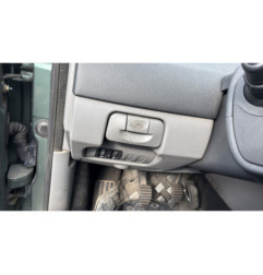 Pare boue avant gauche RENAULT SCENIC 2