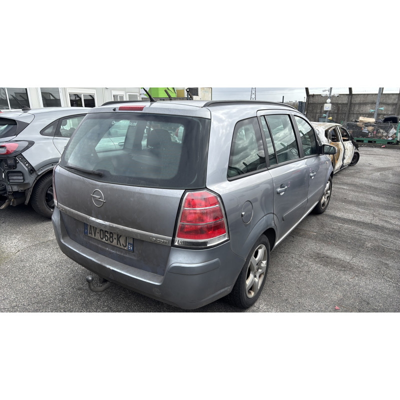 Pare boue avant gauche OPEL ZAFIRA B Photo n°7